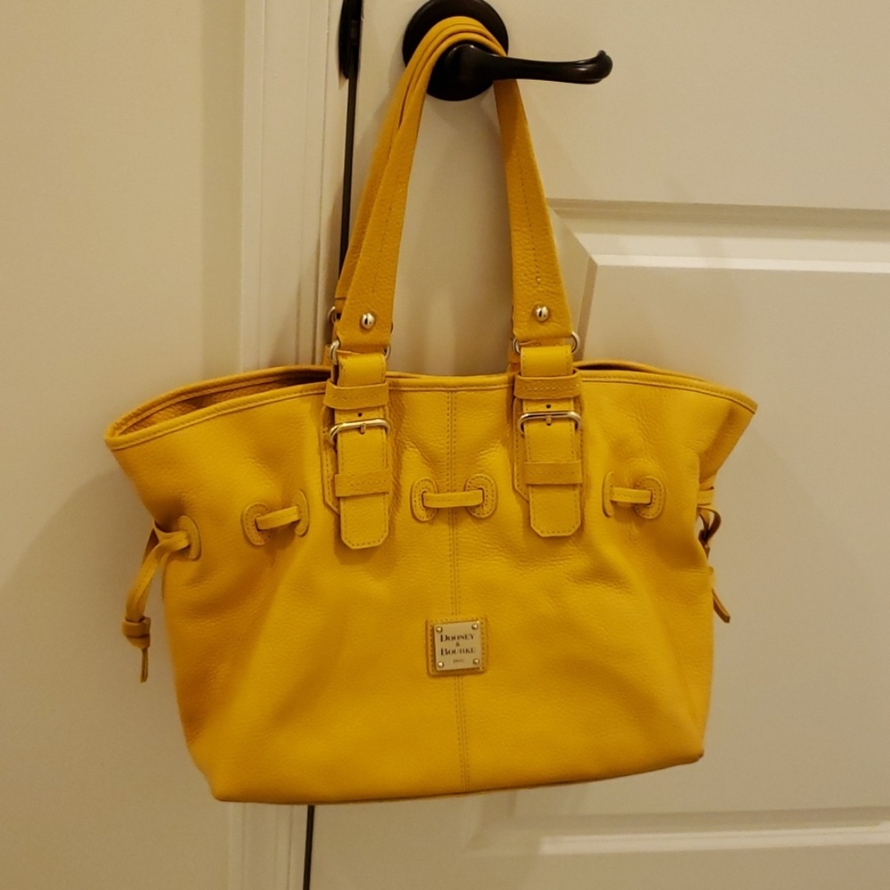 Dooney and Bourke Handbag - Picture 1 of 4